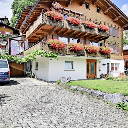 Gemuetliche 2.5 Mit Privater Sauna Lägenhet *