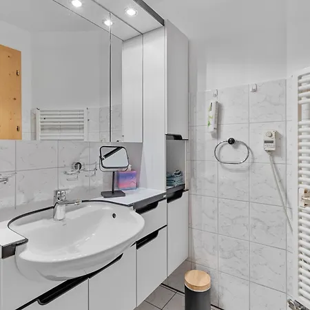 公寓 Gemuetliche 2.5 Mit Privater Sauna