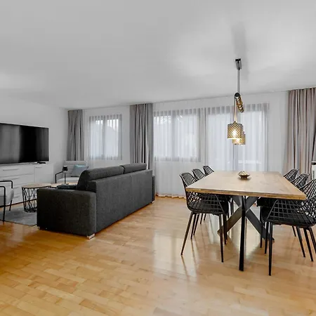 Gemuetliche 2.5 Mit Privater Sauna Lägenhet *