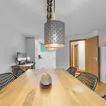 Gemuetliche 2.5 Mit Privater Sauna Apartmán *